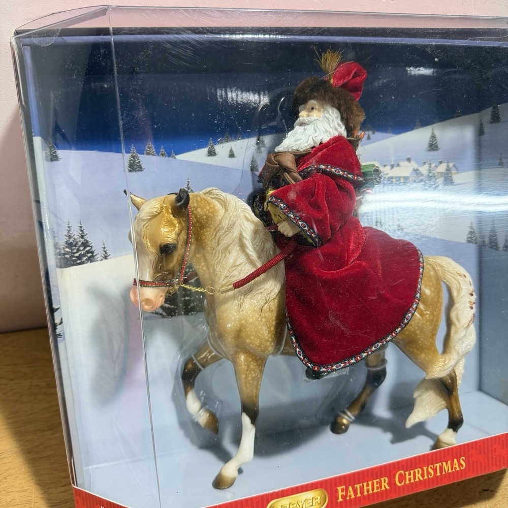 Breyer Father Christmas Holiday Horse Eighth in a Series 2004 New in Box #700404 - Picture 2 of 11